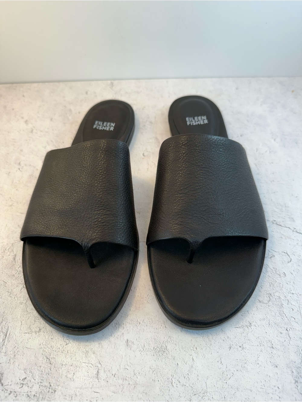 EILEEN FISHER Women’s Duet Black Leather Slide Toe-Loop Sandals